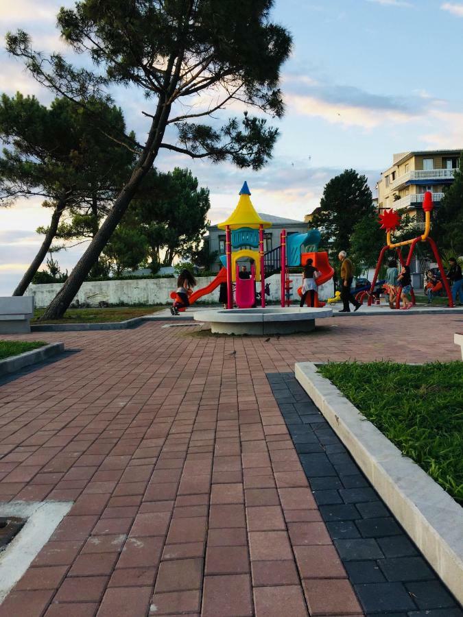 Апартаменты Рядом с морем 1 Кобулети Экстерьер фото